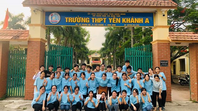 Trường ‘làng’ bất ngờ có 1 thủ khoa toàn quốc, 2 thủ khoa cấp tỉnh