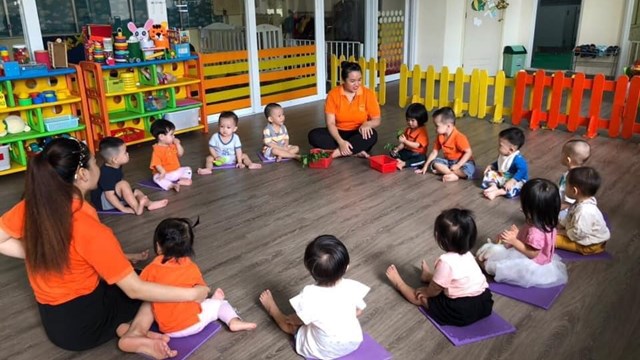 Trường mầm non tất bật tuyển giáo viên, nhắn tin mời trẻ tới lớp
