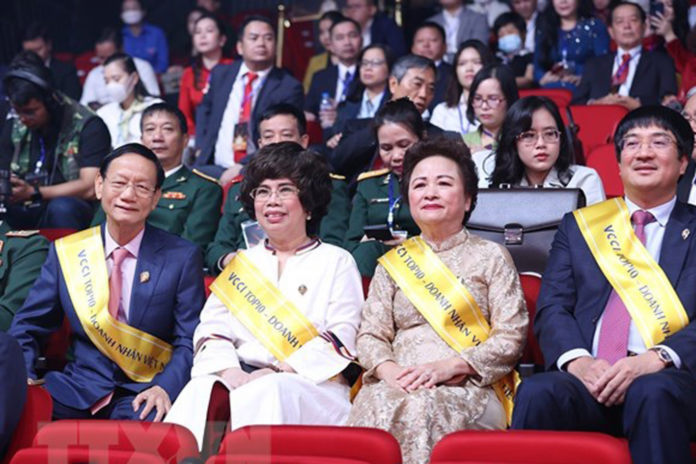 Tôn vinh Doanh nhân Việt Nam tiêu biểu 2022 
