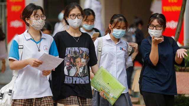 Tự chủ đại học nhìn từ học phí – Bài 1: Học phí đại học không nên là rào cản