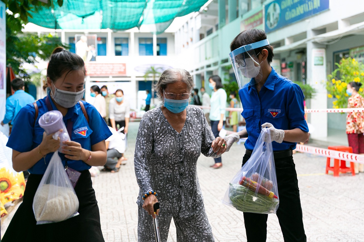 Tủ lạnh Thạch Sanh: Ấm lòng người TP.HCM trong đại dịch - ảnh 2