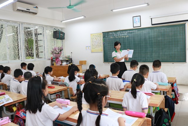 tu-th225ng-10-nhung-ch237nh-s225ch-gi225o-duc-n224o-c243-hieu-luc_1.jpg
