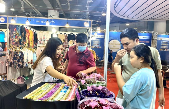 tuan-le-san-pham-th225i-lan-lan-dau-ti234n-dien-ra-tai-quang-ninh_5.jpg tuan-le-san-pham-th225i-lan-lan-dau-ti234n-dien-ra-tai-quang-ninh_5.jpg