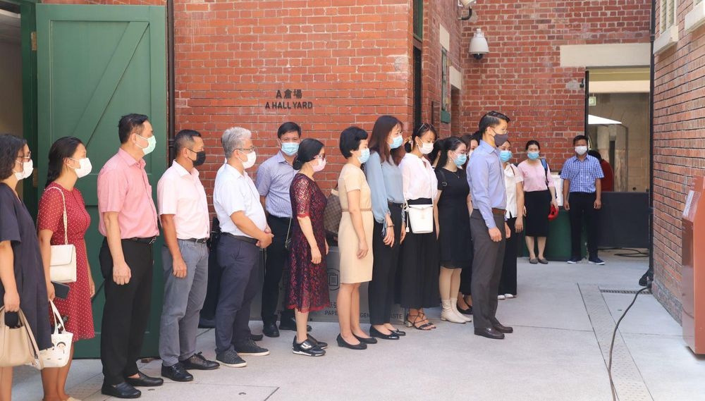 Tưởng nhớ Bác tại di tích ở ngoài nước