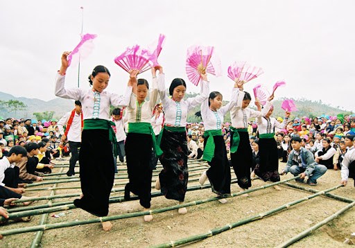 UNESCO xem xét Hồ sơ Nghệ thuật Xòe Thái của Việt Nam