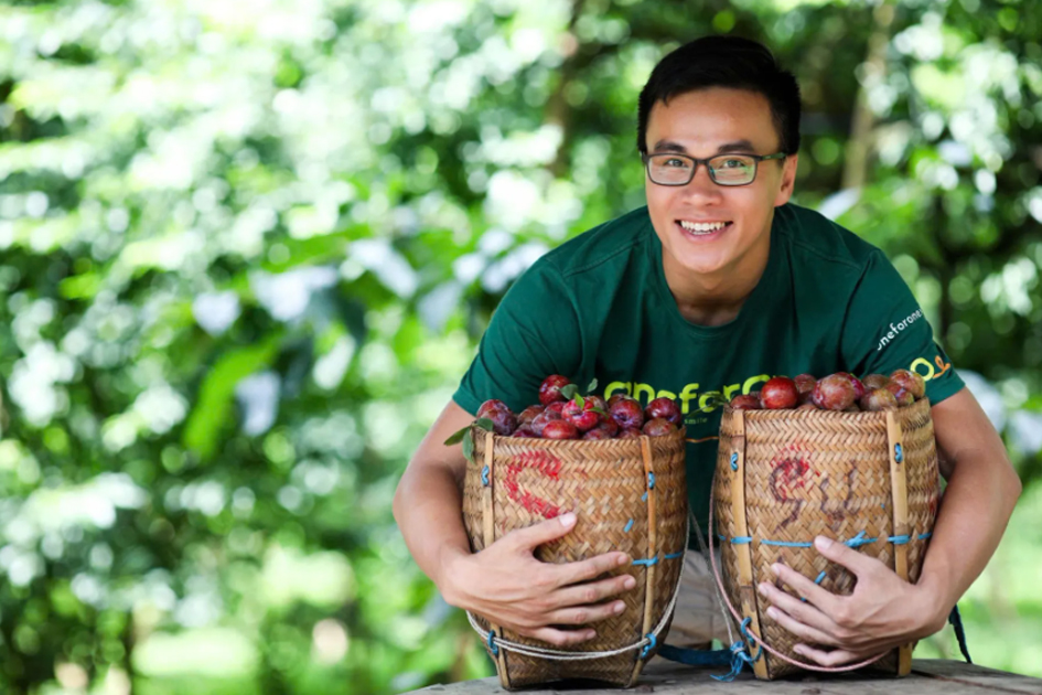 Người dành cả tuổi trẻ “vẽ nụ cười trên đá”