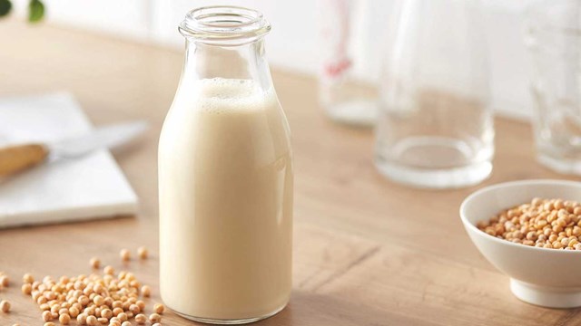 Uống sữa đậu nành có gây vô sinh?