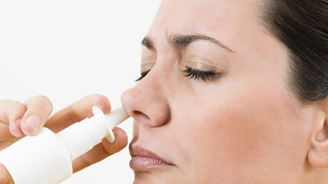 Vaccine xịt mũi vừa chống đông máu, vừa phòng Delta