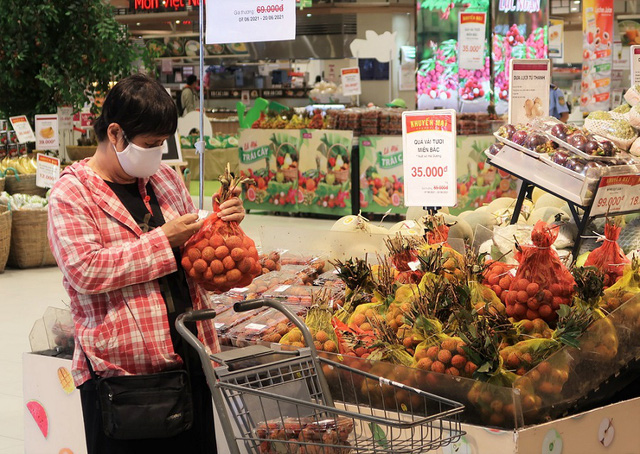 Vải thiều Bắc Giang được bày bán tại AEON Việt Nam và Nhật Bản - Ảnh 1.