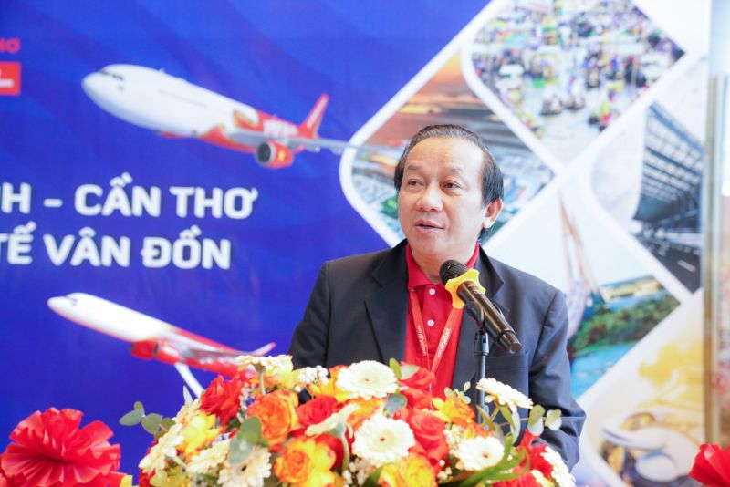 Phó Tổng giám đốc Vietjet Đỗ Xuân Quang phát biểu chào mừng đường bay mới Cần Thơ - Vân Đồn Phó Tổng giám đốc Vietjet Đỗ Xuân Quang phát biểu chào mừng đường bay mới Cần Thơ - Vân Đồn