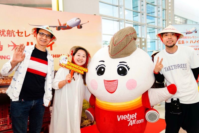 Vietjet cũng được AirlineRatings xếp hạng an toàn hàng không 7 sao,