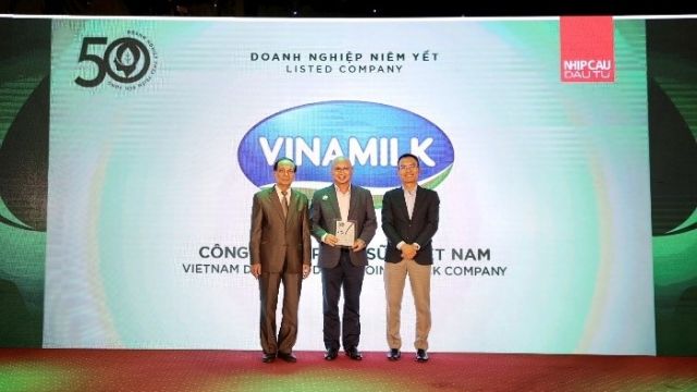 Vinamilk nhận giải thưởng Top 50 Doanh nghiệp phát triển bền vững 2022