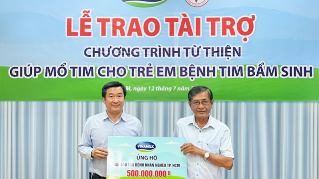 Vinamilk tiếp tục hỗ trợ phẫu thuật tim và mắt cho trẻ em khó khăn 