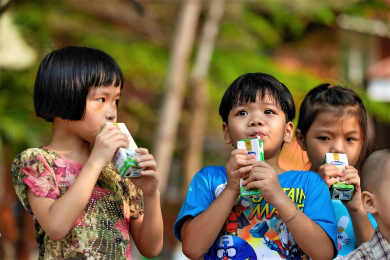 Gần nửa triệu em nhỏ tại các mái ấm, trung tâm bảo trợ xã hội… đã được thụ hưởng chương trình Quỹ sữa Vươn cao Việt Nam suốt 15 năm qua.