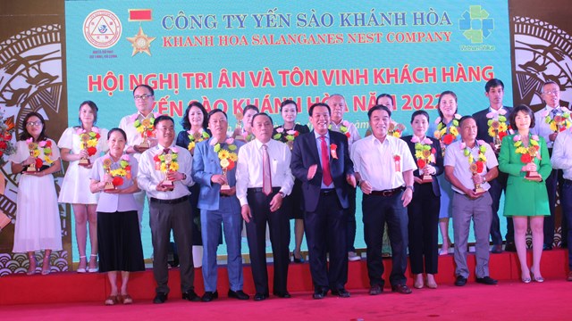 Vinh danh những lao động sản xuất kinh doanh giỏi ở Yến sào Khánh Hòa