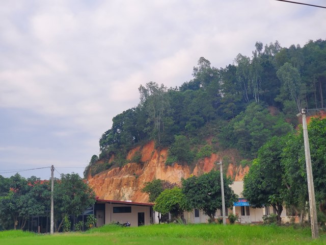 vinh-ph250c-san-phang-doi-de-khai-th225c-dat-cao-lanh-tr225i-ph233p-sau-clb-b243ng-d225-hai-nam_2.jpg vinh-ph250c-san-phang-doi-de-khai-th225c-dat-cao-lanh-tr225i-ph233p-sau-clb-b243ng-d225-hai-nam_2.jpg
