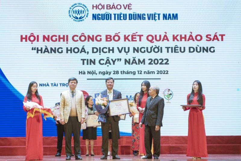 Đại diện VISSAN nhận giải thưởng Đại diện VISSAN nhận giải thưởng