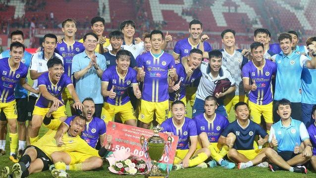 V.League 2022: Ráo riết chuẩn bị cho ngày trở lại