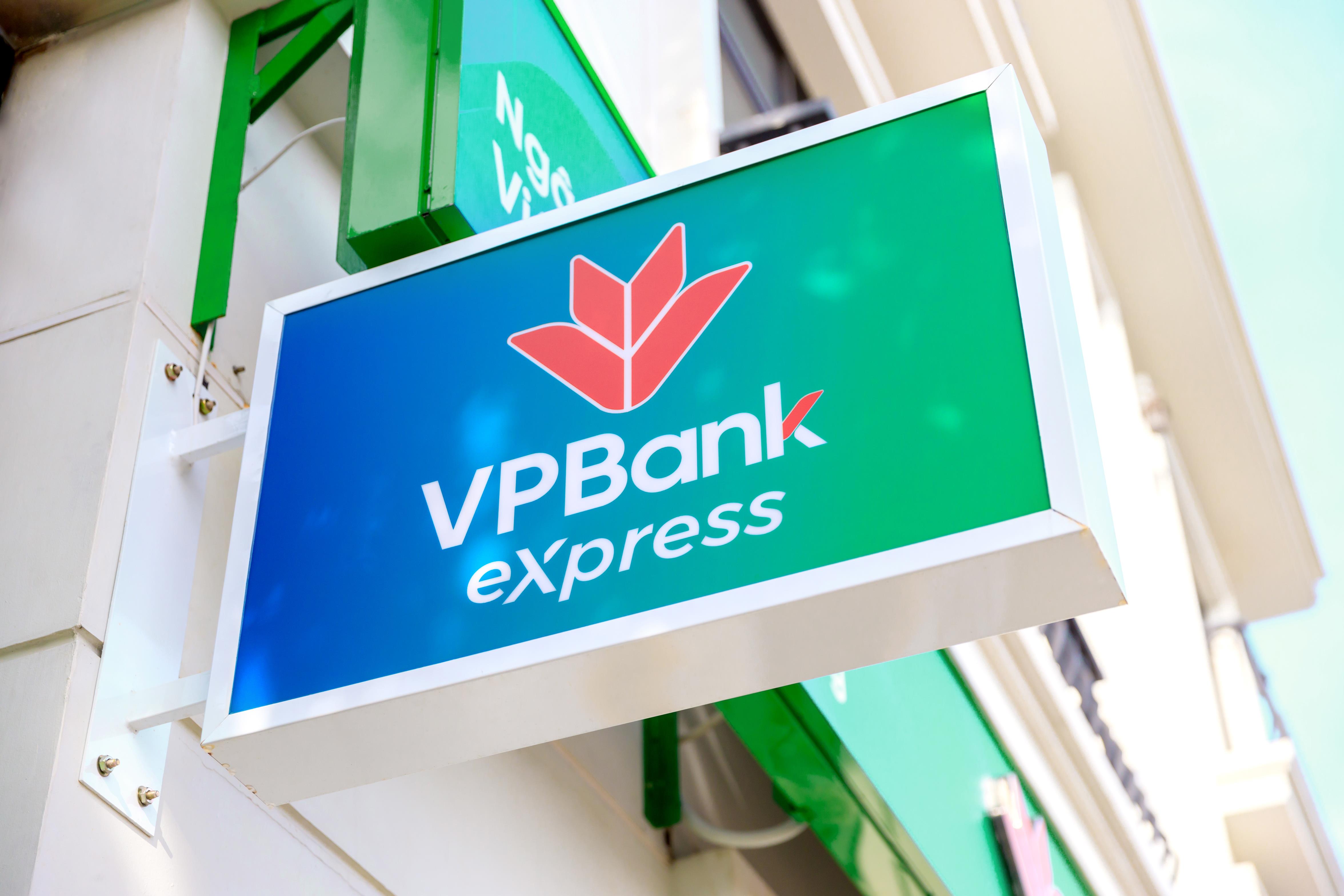 vpbank-t225i-dinh-vi-thuong-hieu-tuy234n-bo-su-menh-moi-v236-mot-viet-nam-thinh-vuong_2.jpg vpbank-t225i-dinh-vi-thuong-hieu-tuy234n-bo-su-menh-moi-v236-mot-viet-nam-thinh-vuong_2.jpg