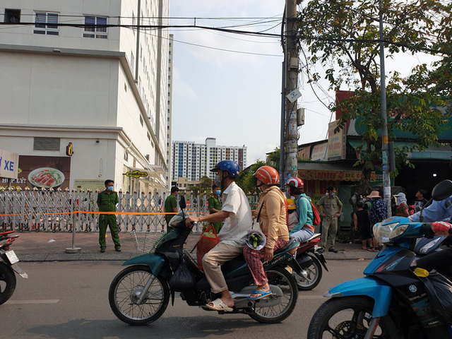 Vụ 2 nữ sinh rơi chung cư tử vong ở TP.HCM: Phụ huynh cho biết cả 2 có tình cảm và có ý định tự tử - Ảnh 3.