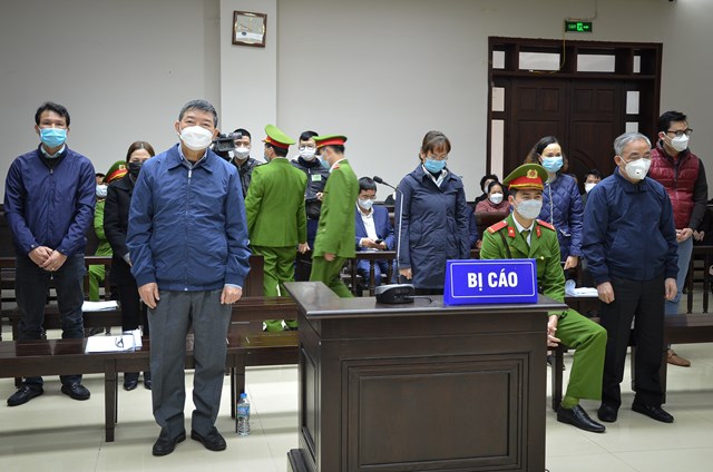 vu-n226ng-khong-gi225-robot-o-benh-vien-bach-mai-bi-c225o-nguyen-quoc-anh-bi-de-nghi-muc-225n-5-6-nam-t249_1.jpg vu-n226ng-khong-gi225-robot-o-benh-vien-bach-mai-bi-c225o-nguyen-quoc-anh-bi-de-nghi-muc-225n-5-6-nam-t249_1.jpg