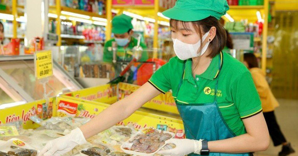 Vừa điều động 3.000 nhân sự từ chuỗi điện thoại điện máy, Bách Hoá Xanh cũng tuyển gấp 3.000 cộng tác viên bán hàng, đảm bảo nguồn lực trong cao điểm Covid-19