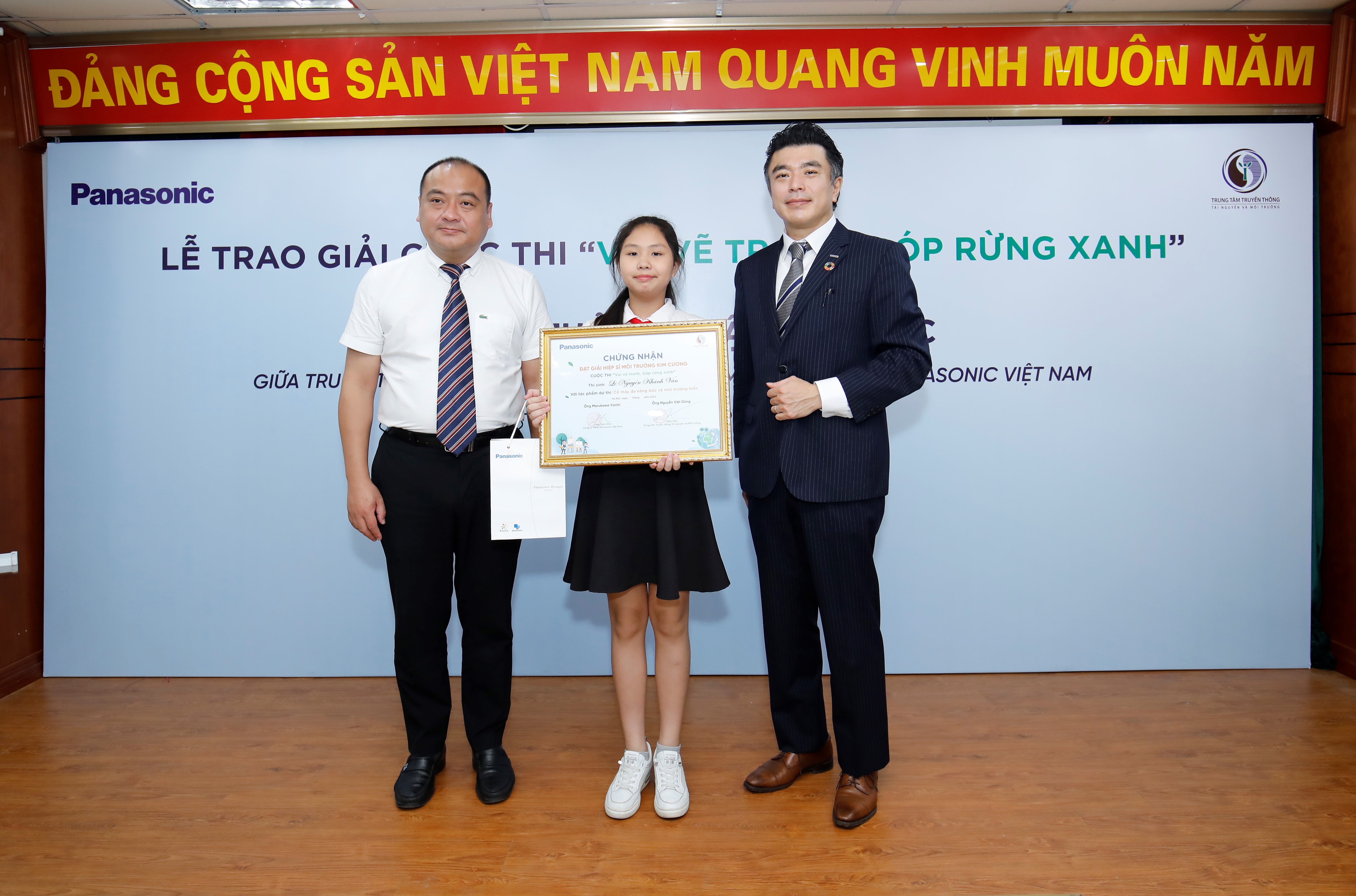 vui-ve-tranh-g243p-rung-xanh_1.jpg