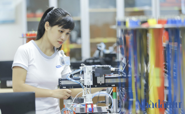 Vượt bão COVID-19: Doanh nghiệp Việt cần làm gì? - Ảnh 1. Vượt bão COVID-19: Doanh nghiệp Việt cần làm gì? - Ảnh 1.