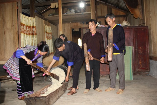 vuot-n250i-xem-nguoi-m244ng-o-m249-cang-chai-d243n-tet-doc-lap_2.jpg vuot-n250i-xem-nguoi-m244ng-o-m249-cang-chai-d243n-tet-doc-lap_2.jpg