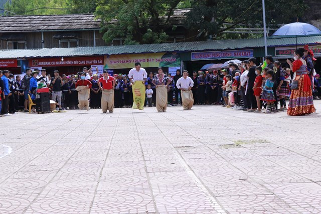 vuot-n250i-xem-nguoi-m244ng-o-m249-cang-chai-d243n-tet-doc-lap_6.jpg vuot-n250i-xem-nguoi-m244ng-o-m249-cang-chai-d243n-tet-doc-lap_6.jpg