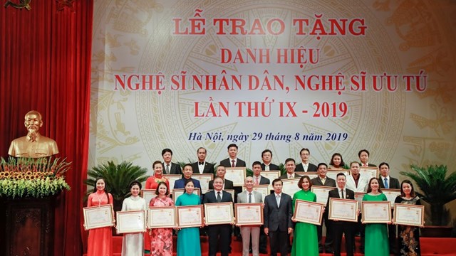 Xét tặng danh hiệu NSND, NSƯT: Cởi bỏ vòng ‘kim cô’