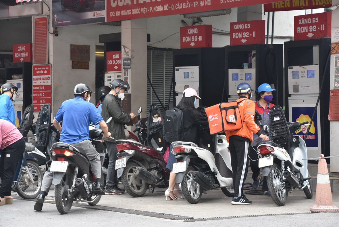 xe-m225y-rong-ran-noi-du244i-tai-c226y-xang-truoc-gio-tang-gi225_7.jpg