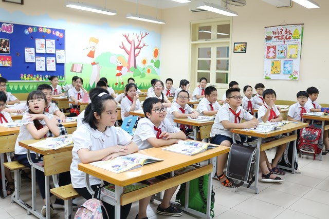 xem-x233t-quyet-dinh-kh244ng-thu-hoc-ph237-khi-thi234n-tai-dich-benh_1.jpg