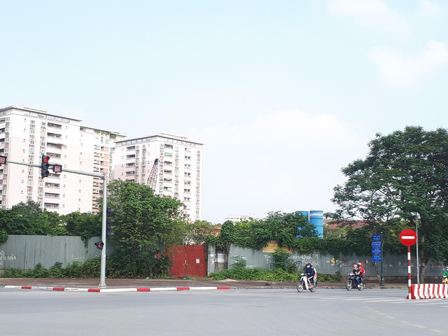 Xót xa dự án bỏ hoang hàng thập kỷ giữa Thủ đô - Ảnh 1. Xót xa dự án bỏ hoang hàng thập kỷ giữa Thủ đô - Ảnh 1.