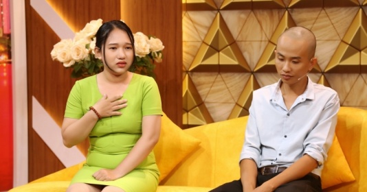 Xúc động cảnh người vợ thu gom từng chai nhựa nuôi chồng xơ gan giai đoạn cuối