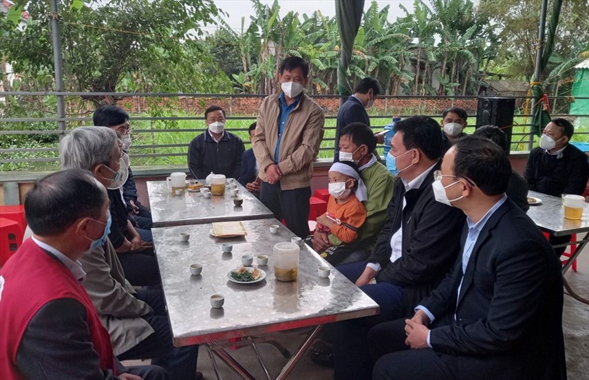 y234u-cau-tam-dung-ti234m-l244-vaccine-verocell-d227-ti234m-cho-c244ng-ty-giay-kim-viet_3.jpg y234u-cau-tam-dung-ti234m-l244-vaccine-verocell-d227-ti234m-cho-c244ng-ty-giay-kim-viet_3.jpg